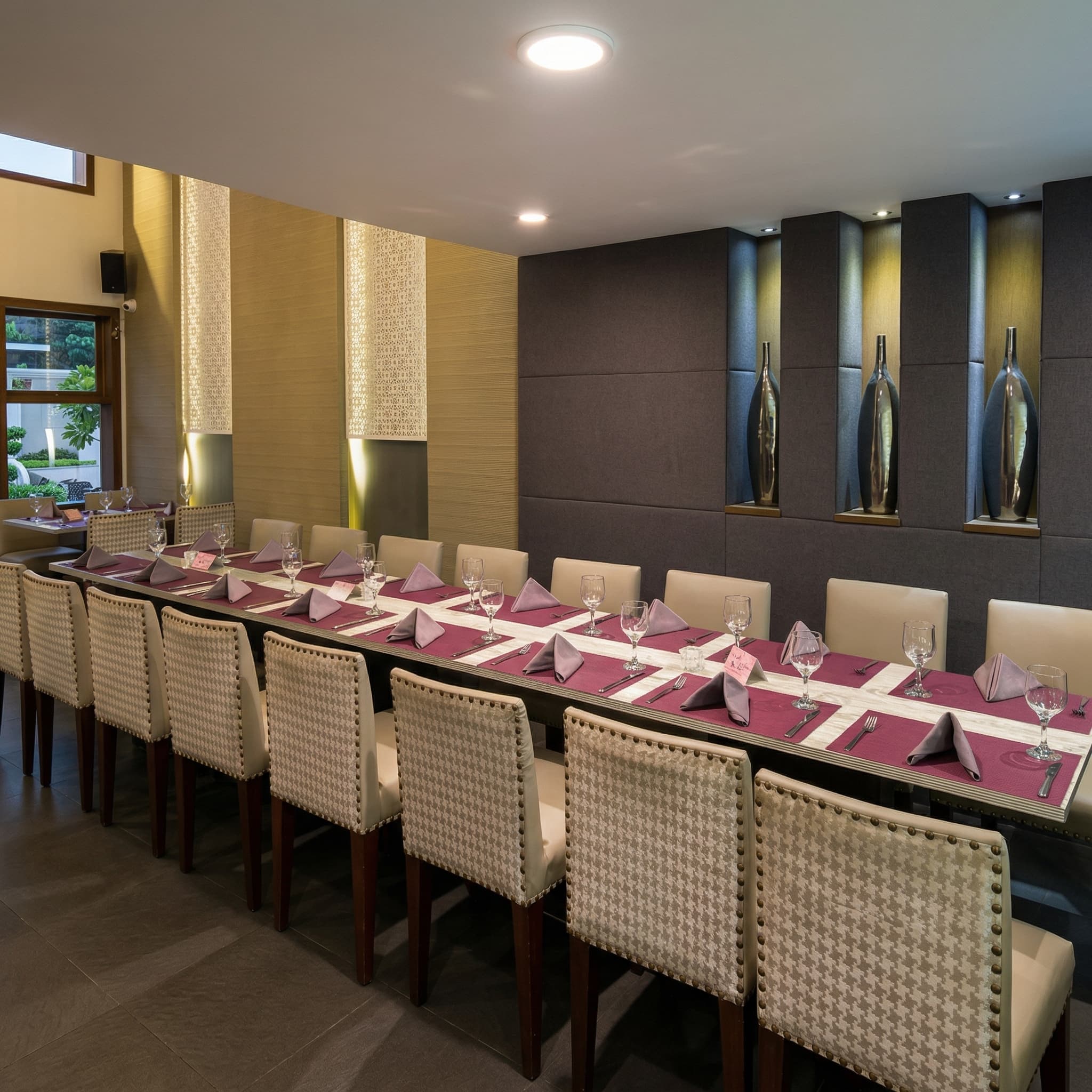 Fushsia Café
